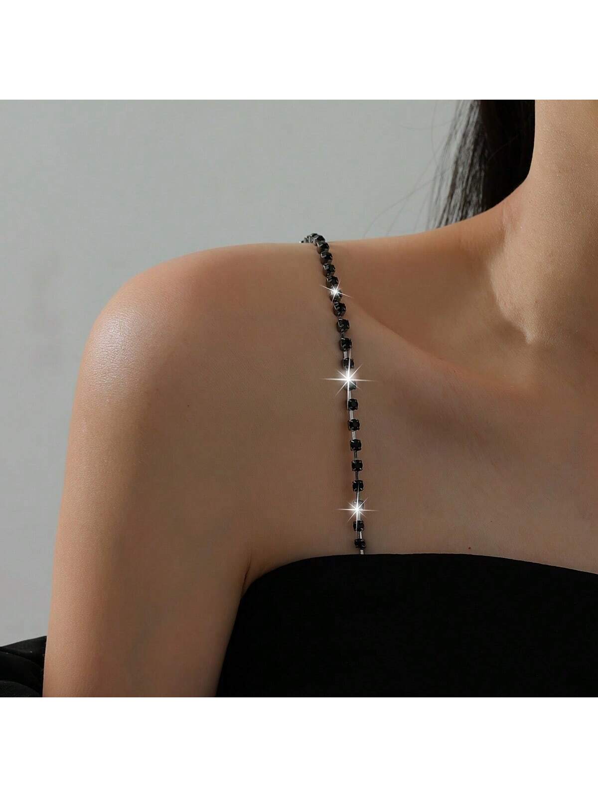 エレガントな調節可能なラインストーンのブラストラップ、セクシ - Body Jewelry Art のレビューと価格