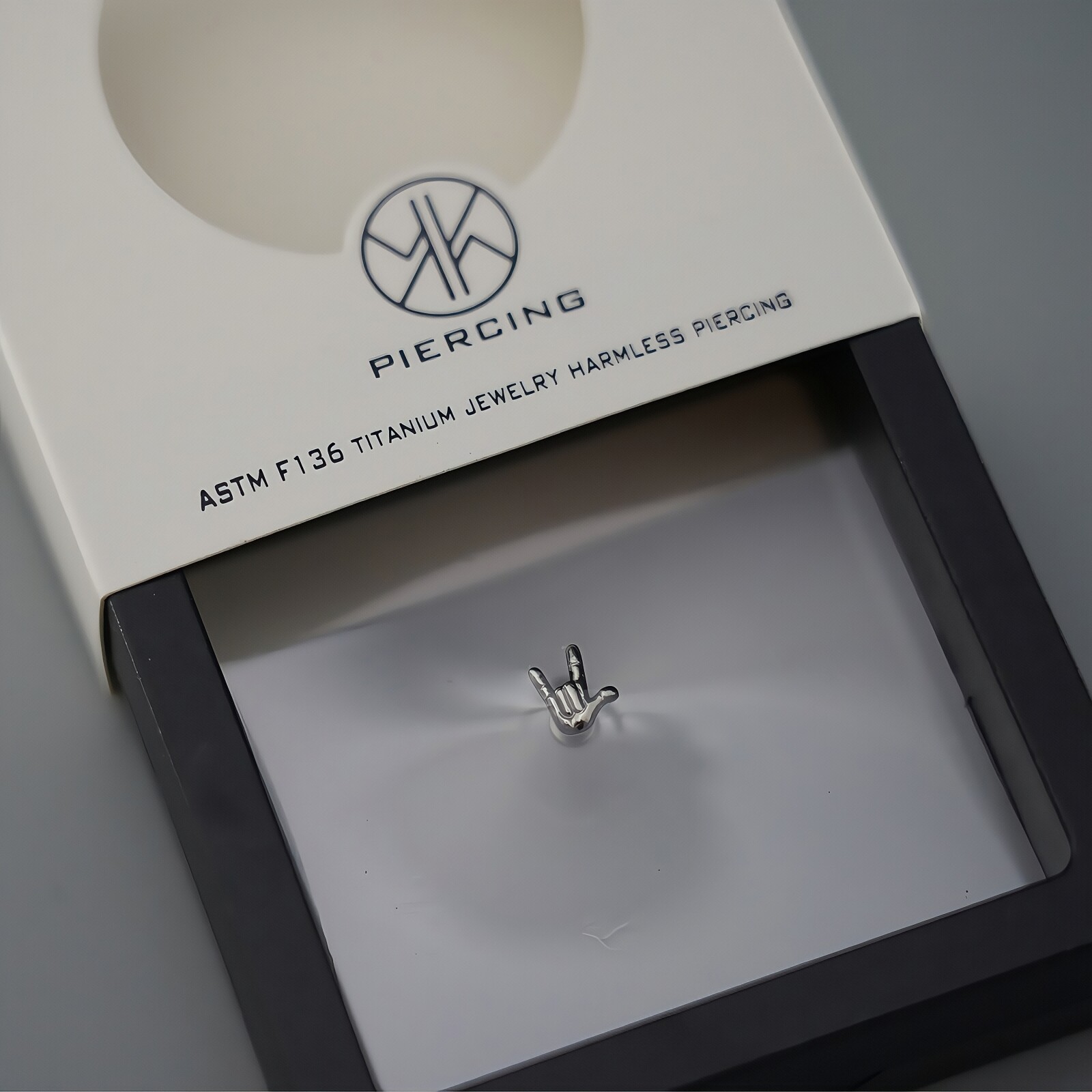 チタンスタッドイヤリング内部ボックス付きのボディジュエリーの - Body Jewelry Jewelry Box のレビューと価格