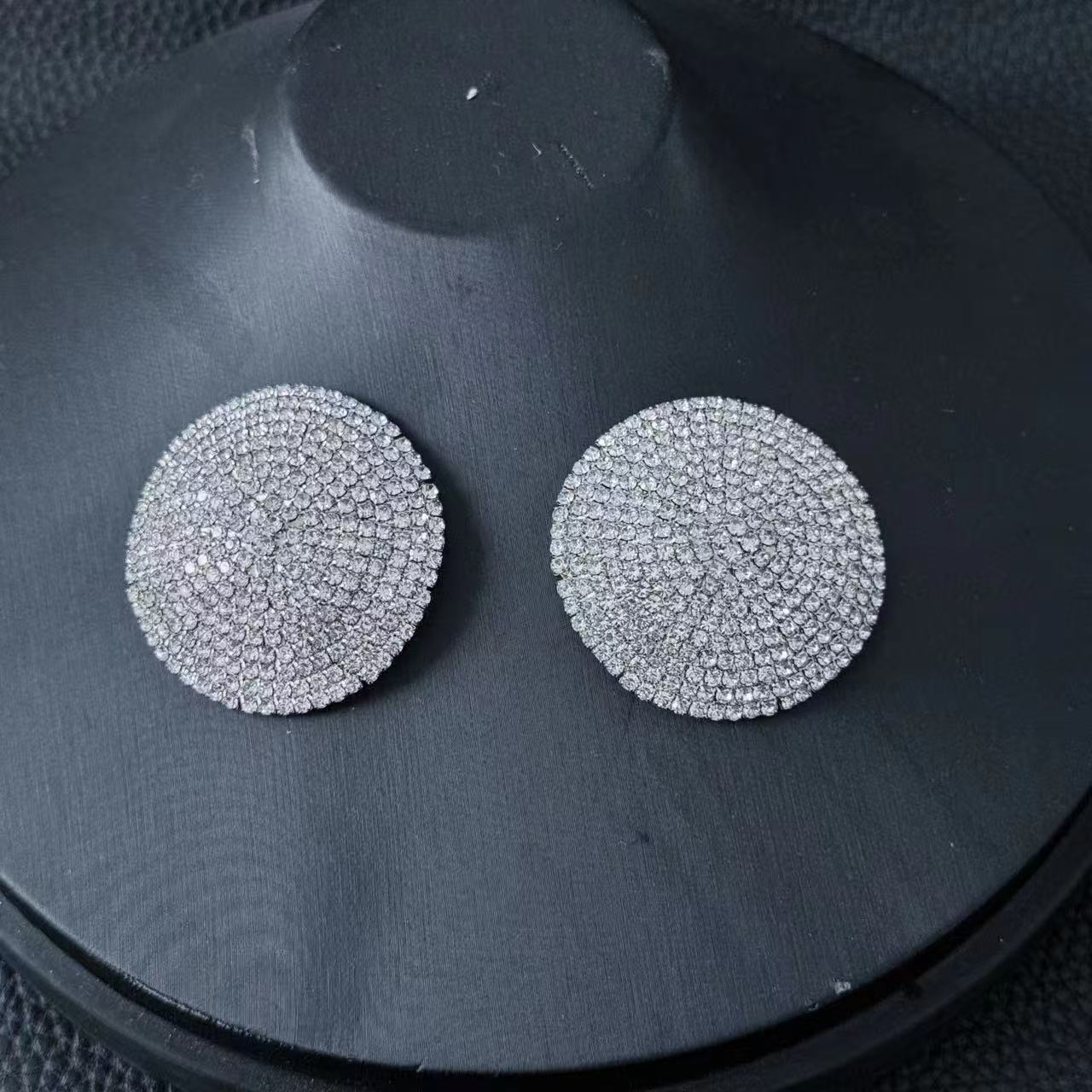 新作人気爆発中のおしゃれなラウンドチェストパッチ、セクシーな - Body Jewelry Hot のレビューと価格