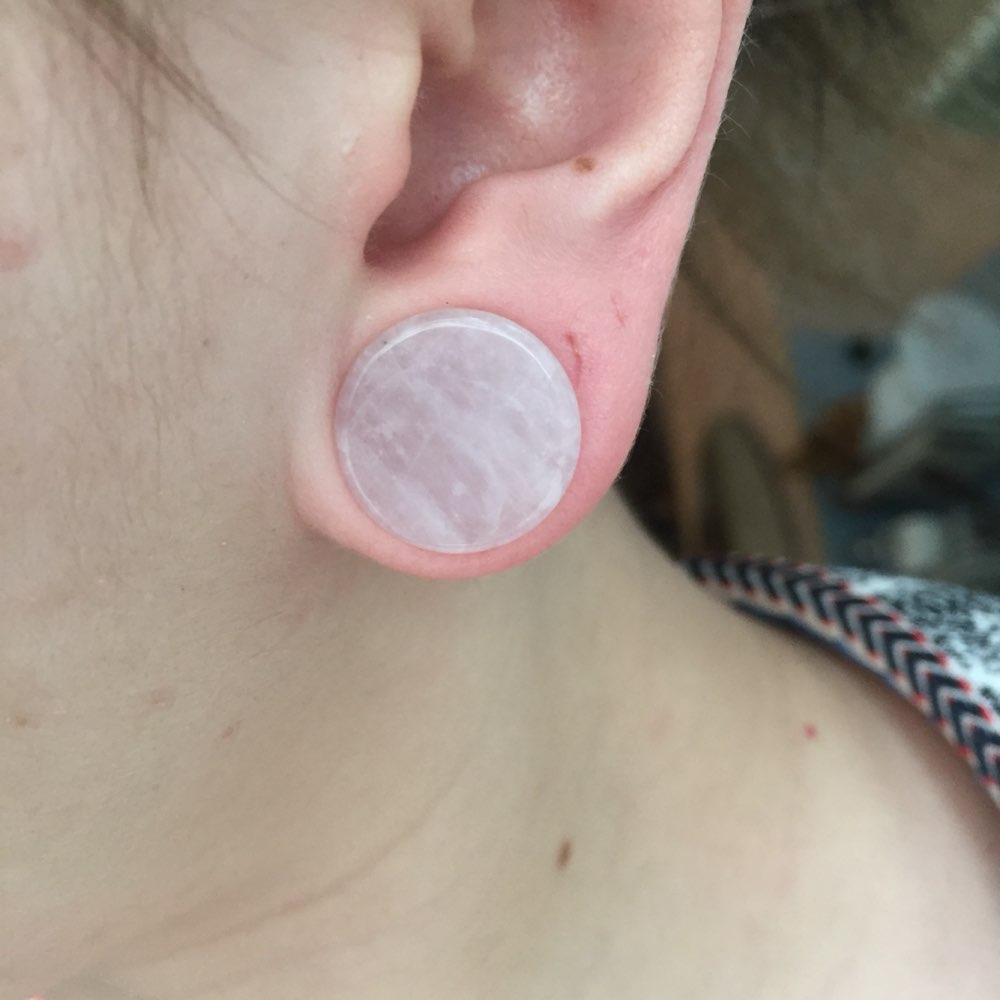 オーガニックストーン,ピンククォーツ,肉,トンネル,耳栓,ス - Body Jewelry Plus のレビューと価格